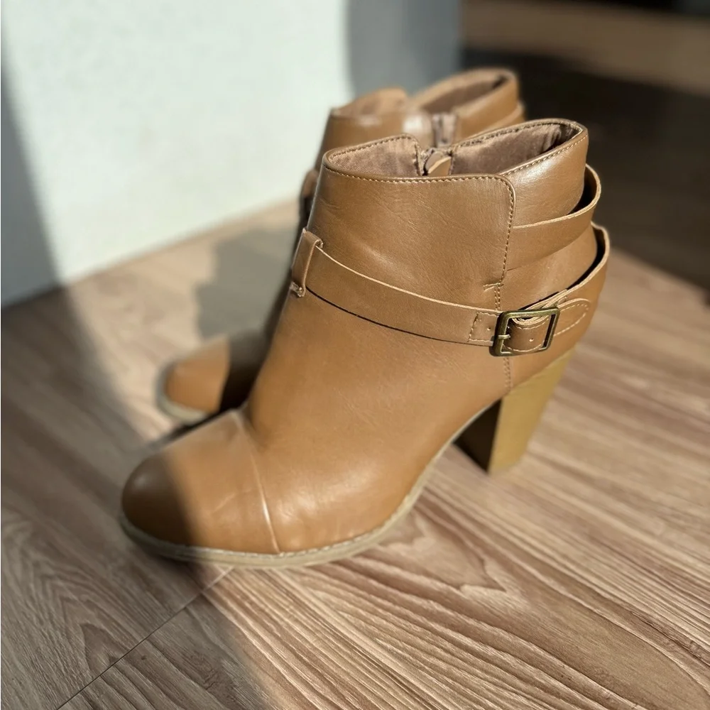 Lauren Conrad Brown Booties – Size 9.5 - Like New
